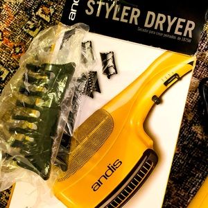 Andis Ceramic Stlying Tool for straightening hair